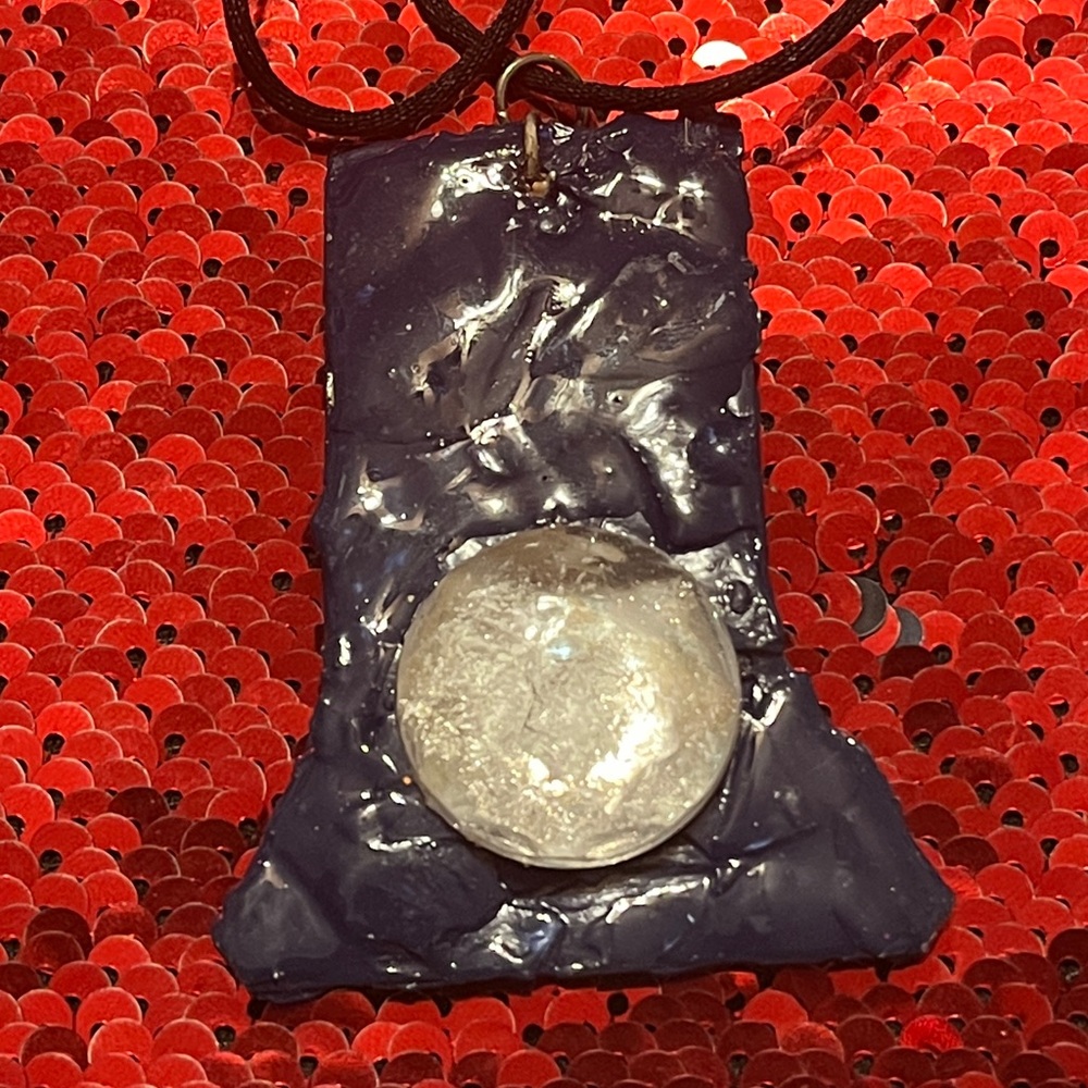 Stylish Blue and Silver Pendant Necklace